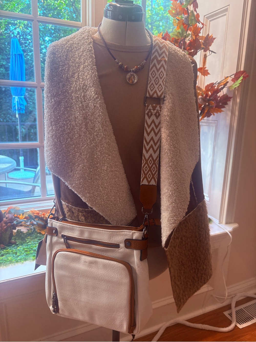 On my! Fabulous Bundle! Vest by Chico’s, long-sleeve top, necklace, NWT purse! M